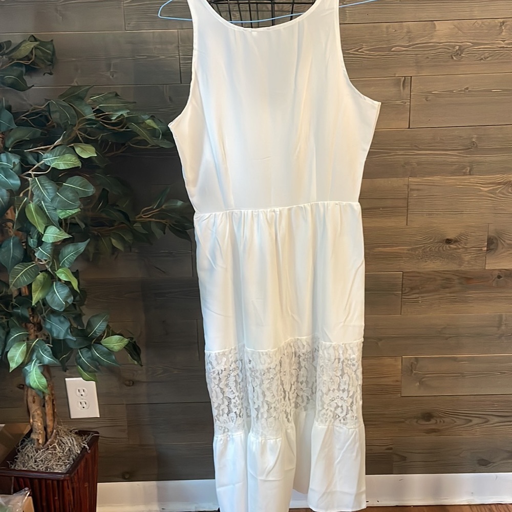Stunning, white sleeveless lace maxi sundress - Picture 4 of 5